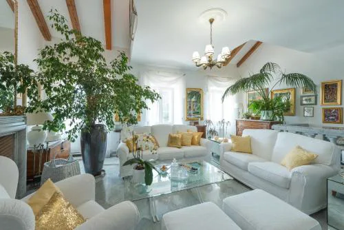 Luxury Old Town Apartment with breathtaking sea view