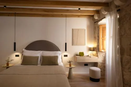 Old Town Olive luxury room for 2