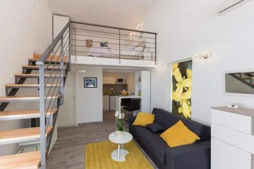 Pomet Superior Studio
