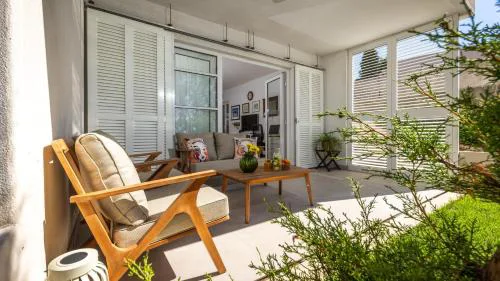 Pretty Green Apartment