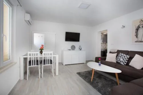 Serious Job Apartment