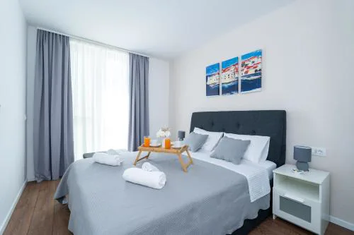 Shiba Apartment