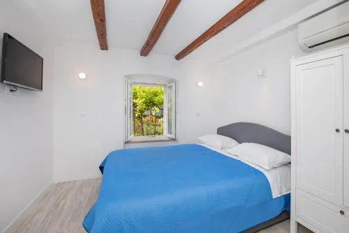 Studio Apartment Bell
