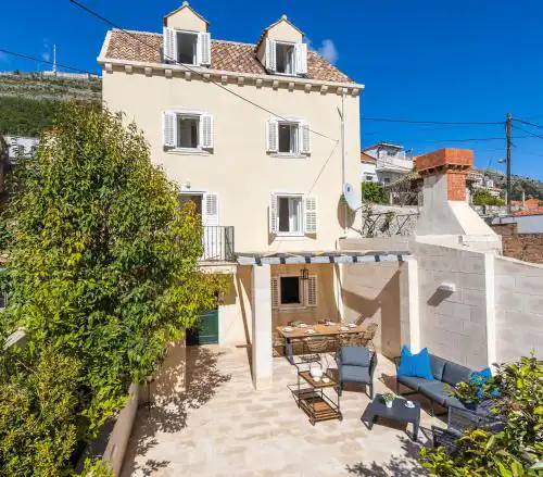 Stunning holiday house in the Old town by Irundo
