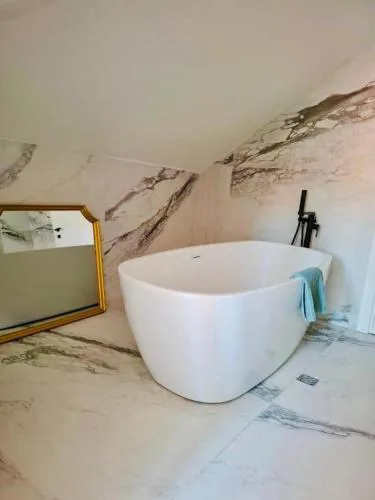 Tudisi Loft Room