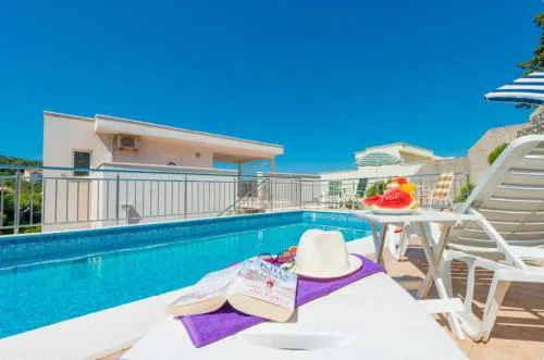 Villa Borna Apartments with Free Parking