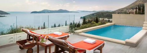 Villa Cypress Hill.