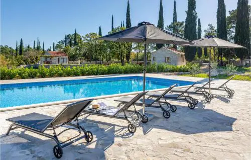 Lovely Home In Gruda With Wifi