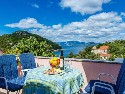 Apartment Bay Of Dreams - Two-Bedroom Apartment with Terrace and Sea View
