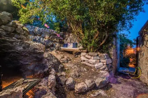Apartments with parking space Janjina, Peljesac - 21984