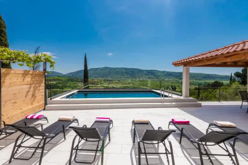 Holiday Home Baan with epic view and private pool