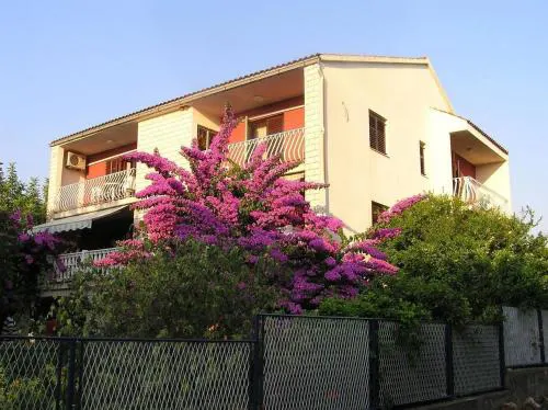 Apartment Ljube