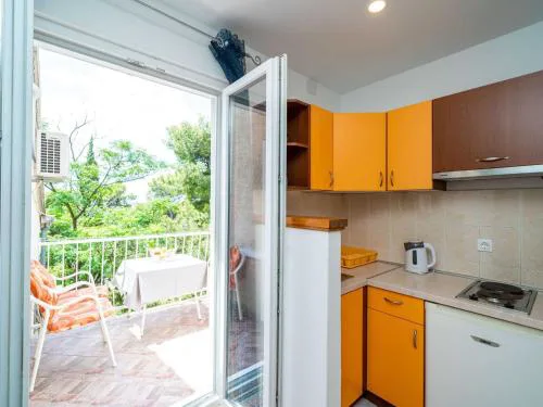 Apartment & Rooms Papa - Studio Apartment with Balcony and Partial Sea View