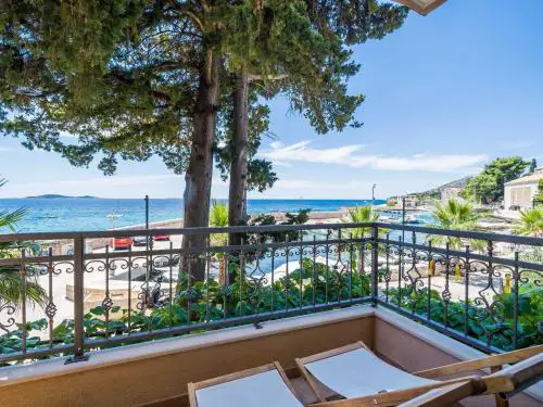 Apartment Villa Palma- Two Bedroom Apartment with Terrace and Sea View Apartman 4