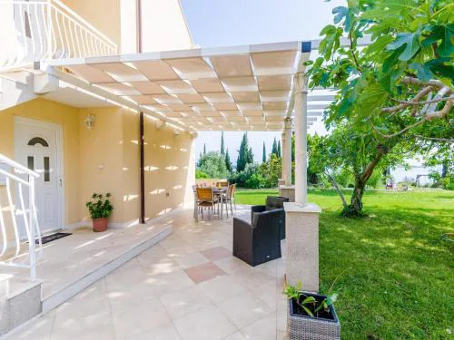 Apartment with 1 room and terrace