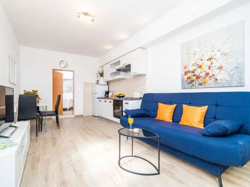 Apartments Bla evi - One Bedroom Apt with Terrace
