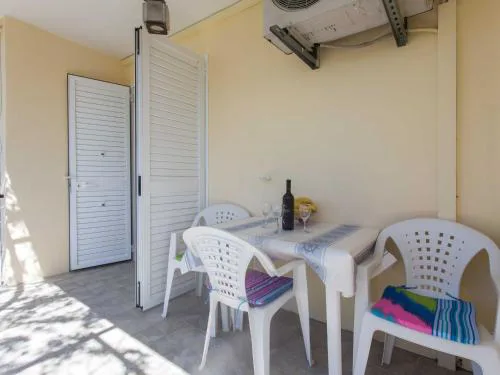 Apartments Djurkovic - Deluxe One-Bedroom Apartment with Balcony and Garden View