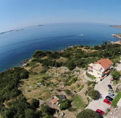 Apartments Lira