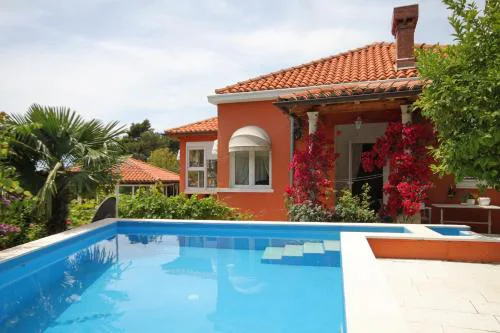Holiday Home Mlini 2145