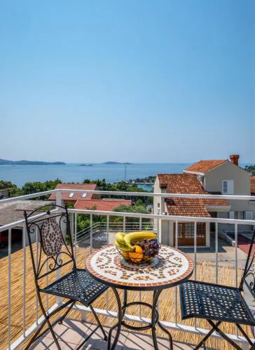 Lucky strike Mlini with seaview