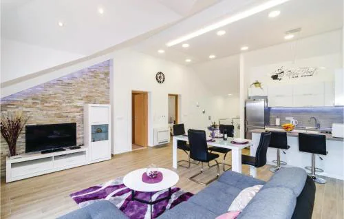 Two-Bedroom Apartment In Cibaca