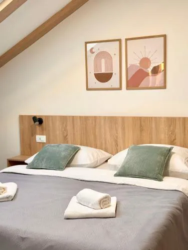 Cloud9 Airport Rooms