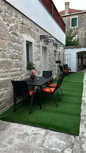 Grošovi Dvori