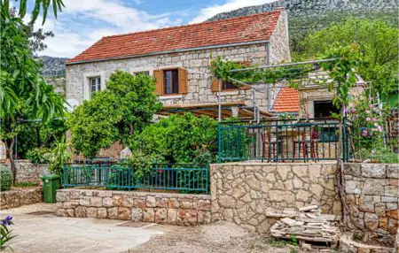 2 Bedroom Awesome Home In Orebic