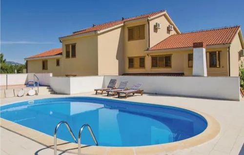 2 Bedroom Gorgeous Apartment In Orebic