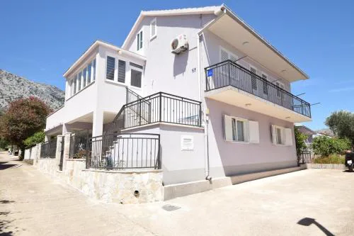 Apartments Jakov