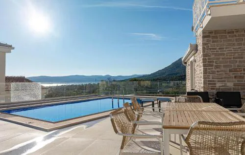 Awesome Home In Stankovic With Wifi