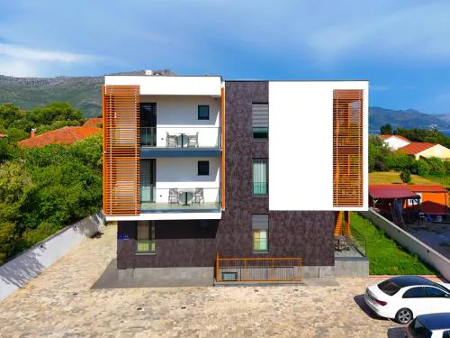 Cameleon Orebic- Beachfront Apartments