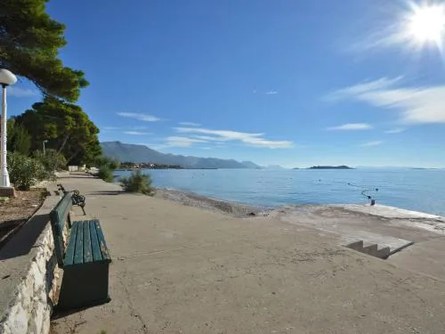 LaidBack Apartments - Comfort One Bedroom Apartment with Balcony and Sea View Green