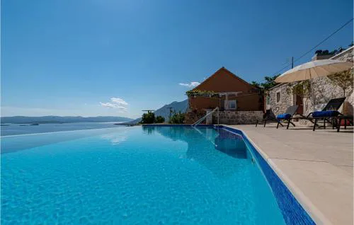 Two-Bedroom Holiday Home In Mokalo