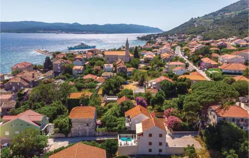 Two-Bedroom Holiday Home In Orebic