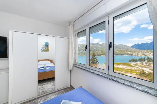 Apartment Sunrise Ploče
