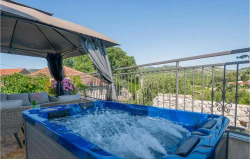 Awesome Home In Ploce With Jacuzzi