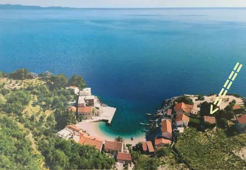 Idyllisches Haus an Weingärten 30 m von Kiesstrand