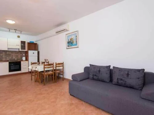One Bedroom Apartment with Terrace and Sea View