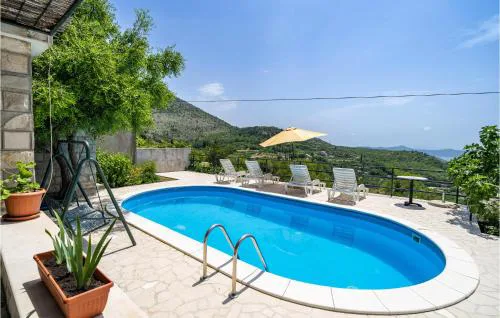 Stunning Home In Slano With Wifi