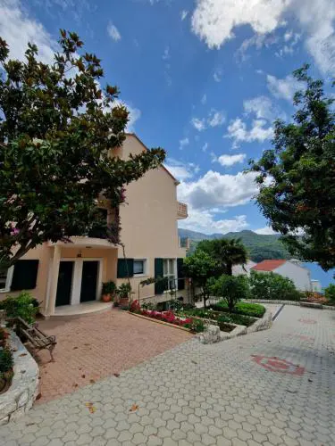 Villa Lukic Apartments