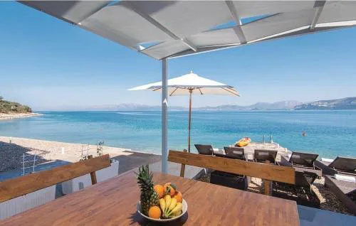 Apartment ARGO on the beach