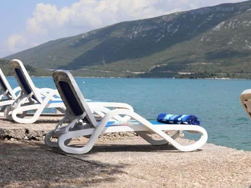 Apartments More & Ja - One Bedroom Apartment with Terrace and Sea View 1 istok