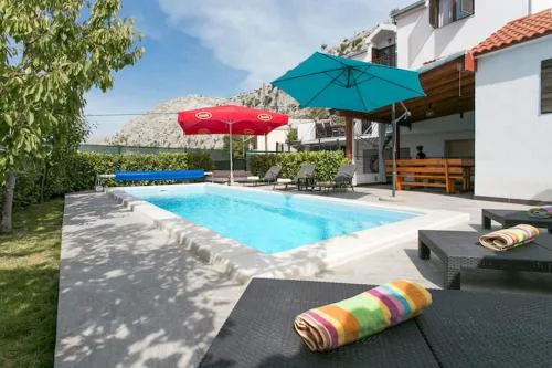 Holiday home Mons Aureus