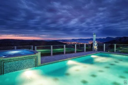 "Villa Nino",luxury oasis near Split,8 pax