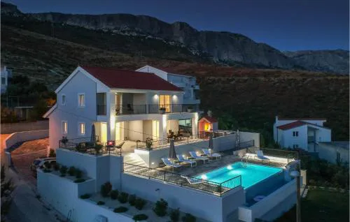 4 Bedroom Awesome Home In Kucine