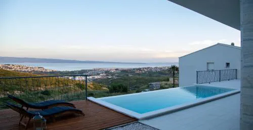 Villa Godimento w heated pool