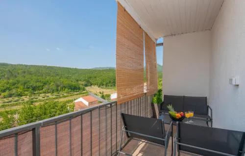 3 Bedroom Gorgeous Home In Sumet