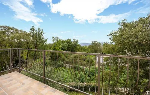 Awesome Apartment In Vinjani Donji