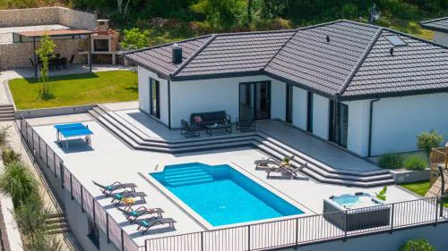 Villa Dalmatia with Sauna, Hot tub, Heated pool